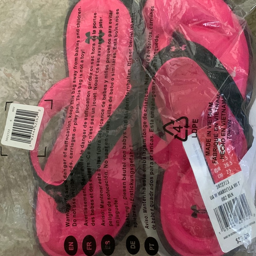 Under armor flip flops